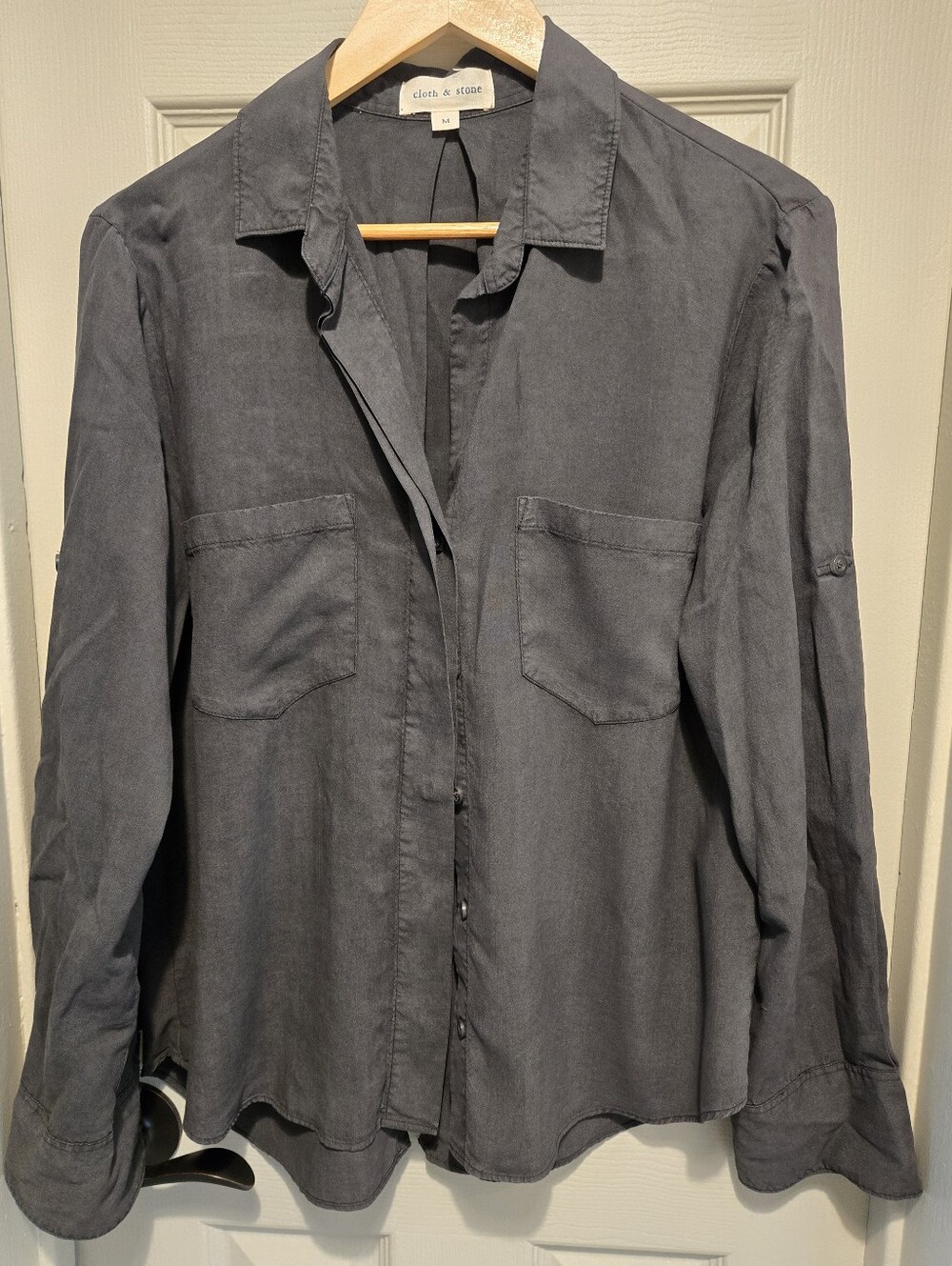 Cloth & Stone Gray Split Shirt Tail Button Down Tencel Women's Size M NWOT